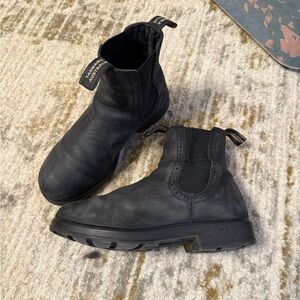 Blundstones Gray/Black Leather Boots #1351 well loved!